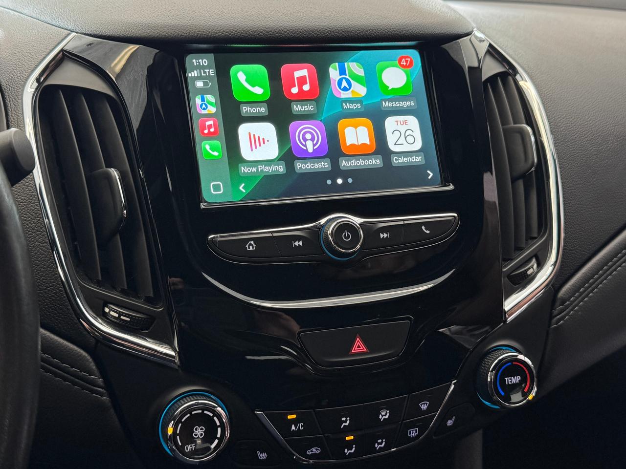 2018 Chevrolet Cruze Premier+Leather+ApplePlay+Remote Start+A/C Photo