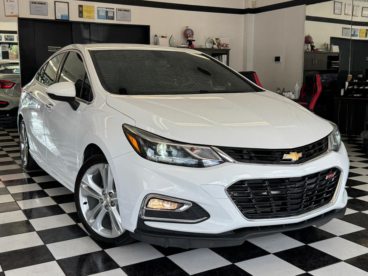 2018 Chevrolet Cruze Premier+Leather+ApplePlay+Remote Start+A/C Photo
