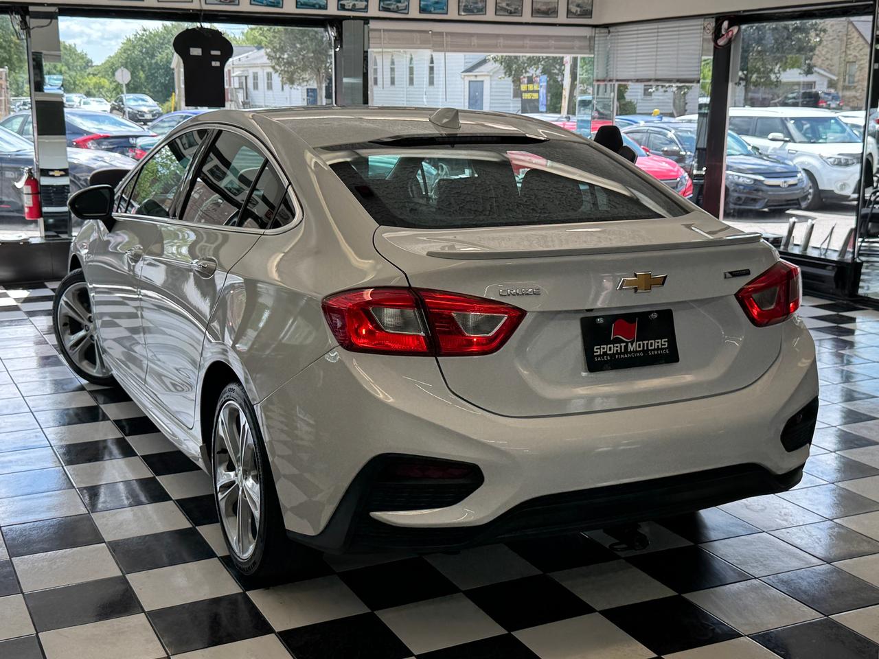2018 Chevrolet Cruze Premier+Leather+ApplePlay+Remote Start+A/C Photo