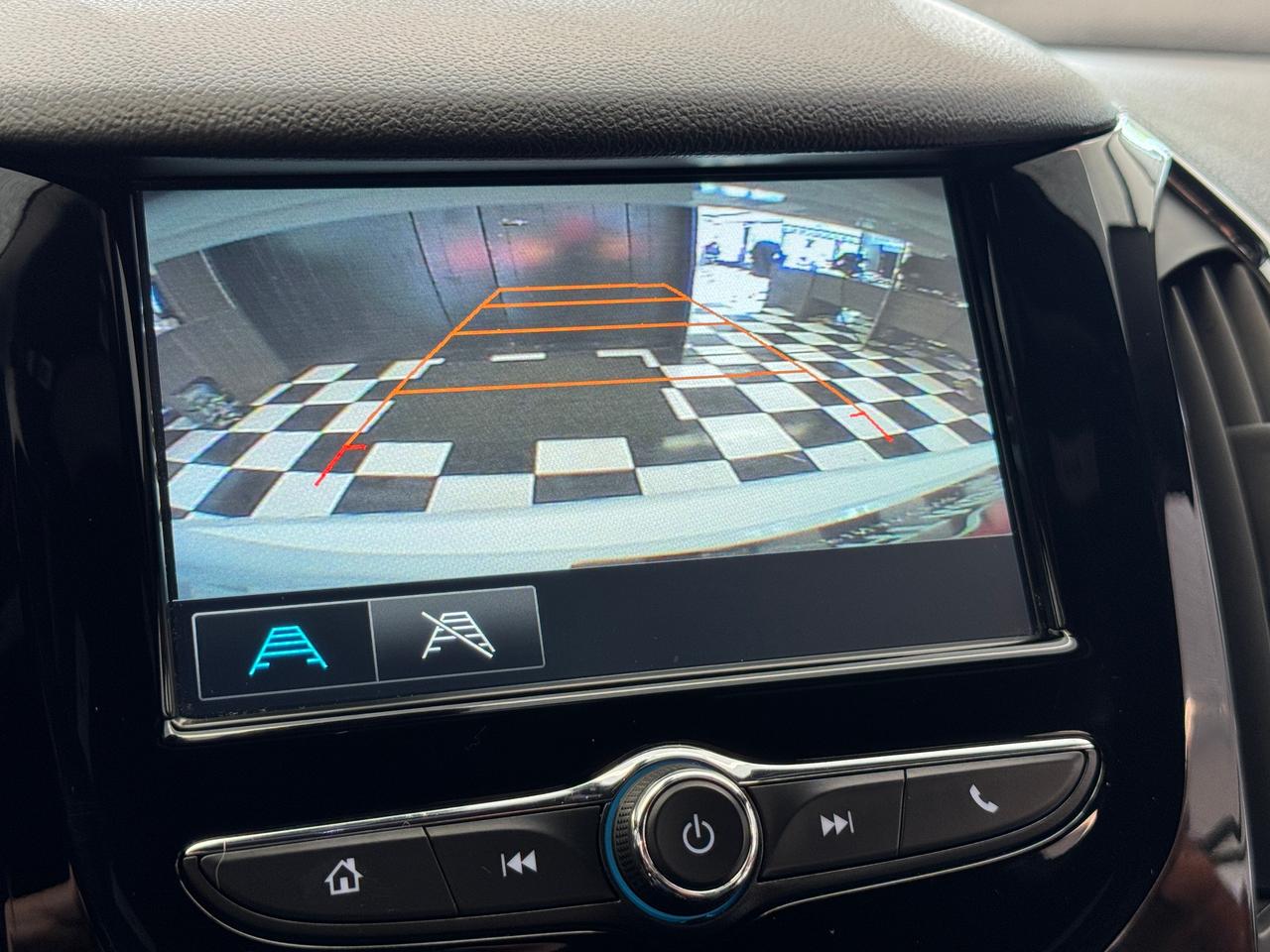 2018 Chevrolet Cruze Premier+Leather+ApplePlay+Remote Start+A/C Photo