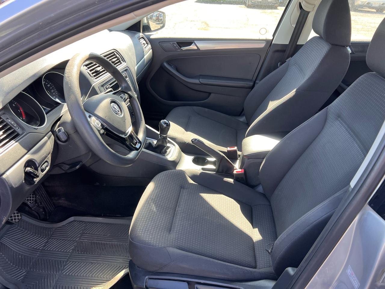 2015 Volkswagen Jetta Trendline Photo