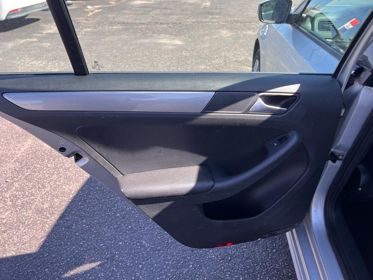 2015 Volkswagen Jetta Trendline Photo