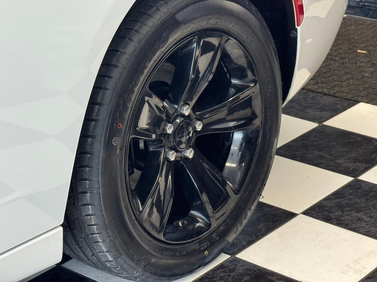 2016 Dodge Charger SXT+New Tires+Roof+GPS+Heated Seats+Tinted Photo