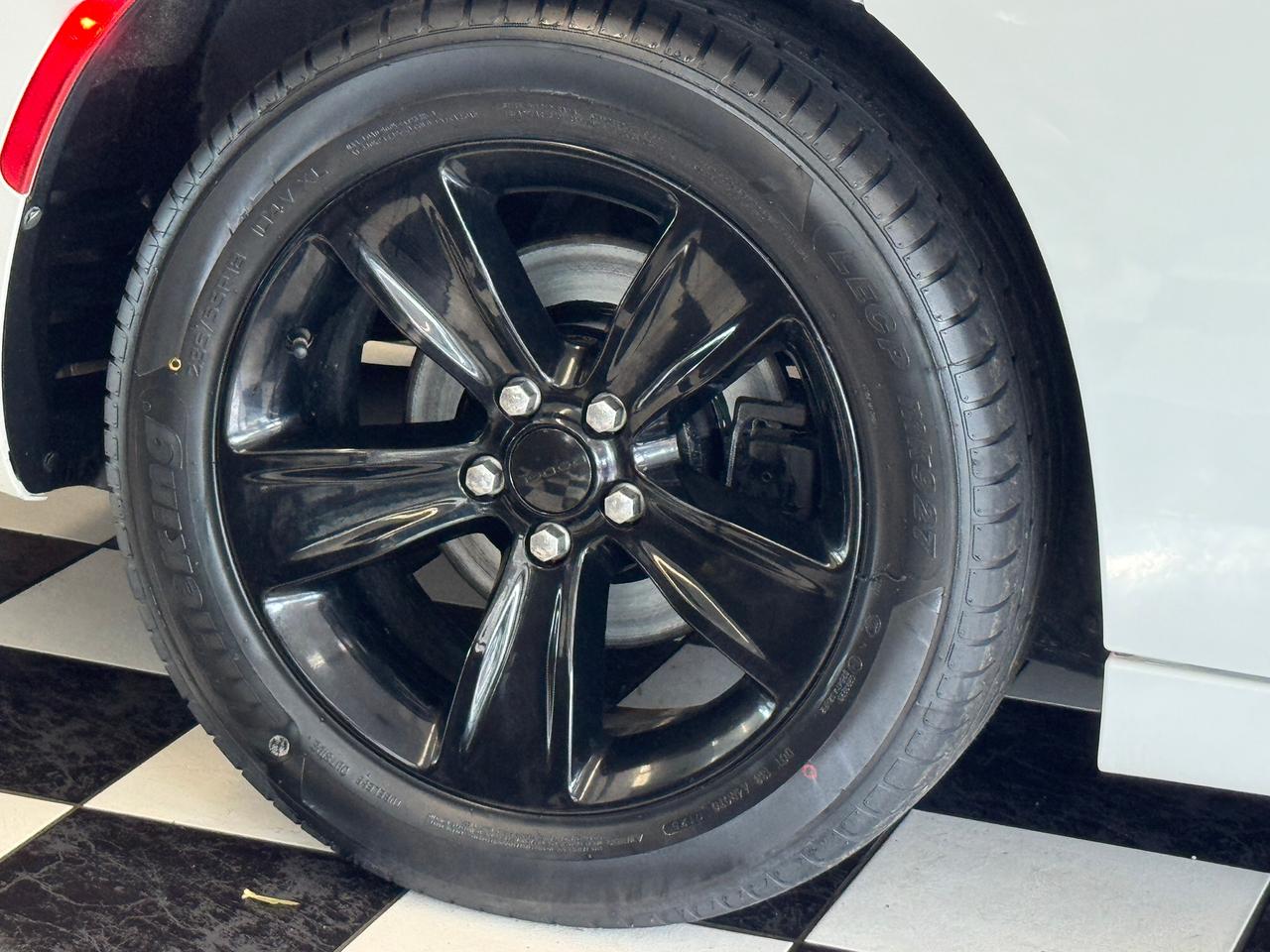 2016 Dodge Charger SXT+New Tires+Roof+GPS+Heated Seats+Tinted Photo