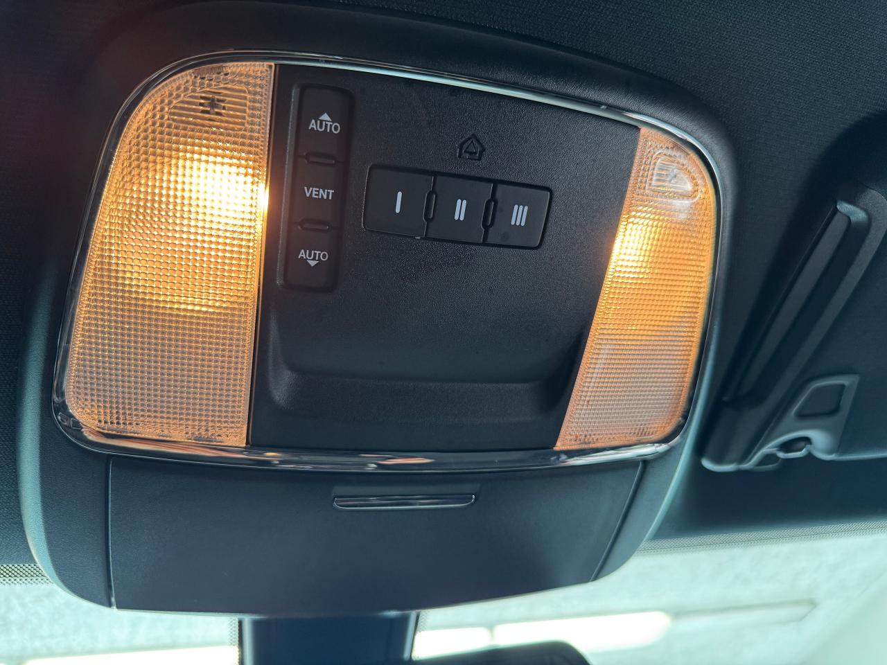 2016 Dodge Charger SXT+New Tires+Roof+GPS+Heated Seats+Tinted Photo