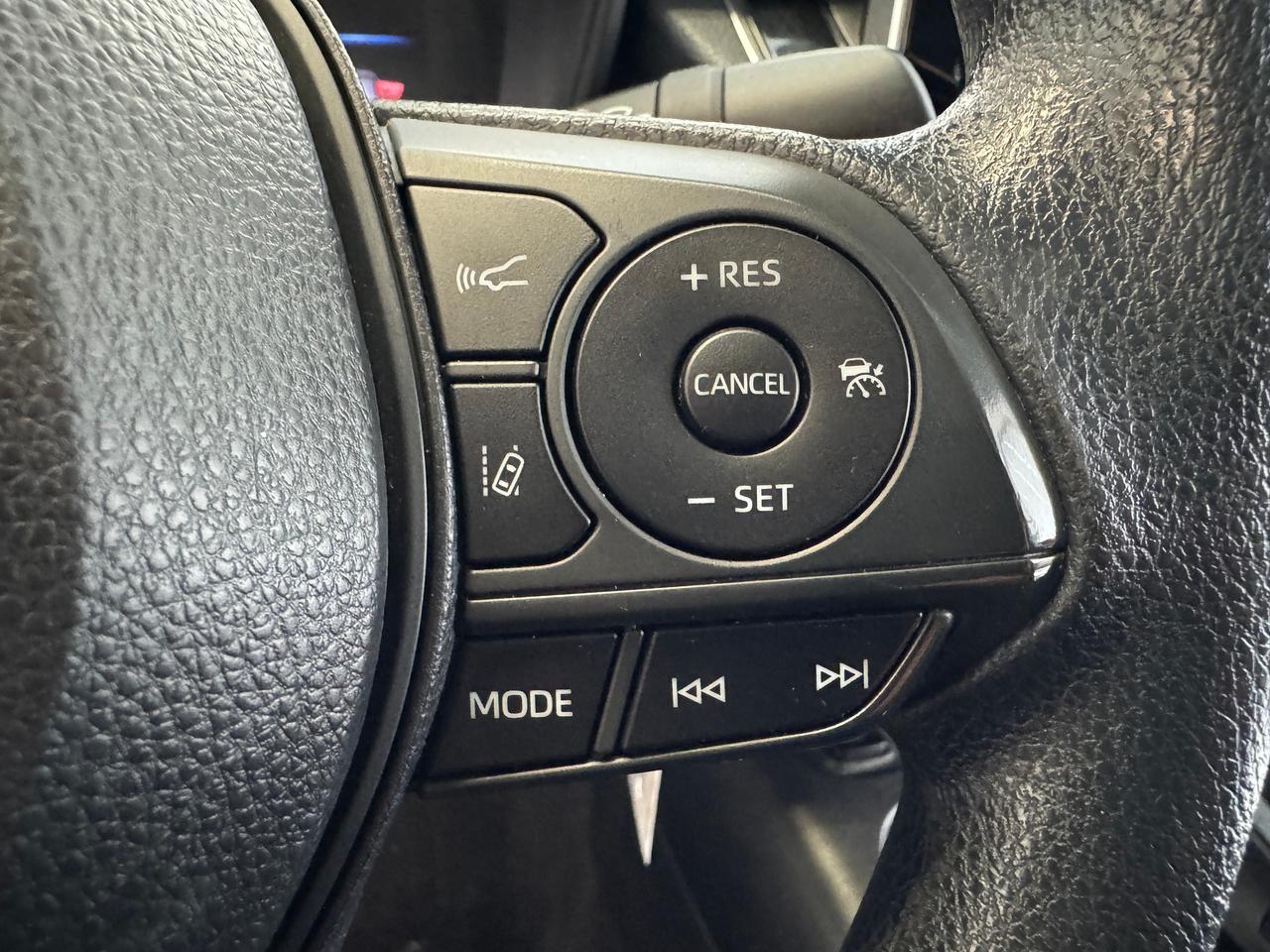 2020 Toyota Corolla LE+New Tires+Brakes+Adaptive Cruise+ApplePlay+LKA Photo