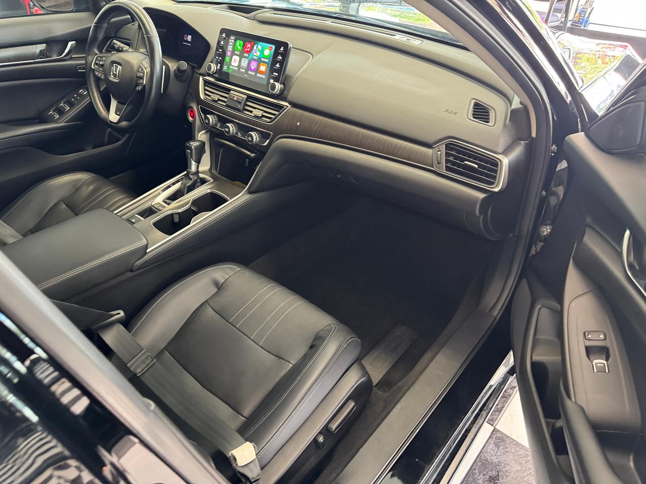 2018 Honda Accord Touring+HUD+New Tires+Adaptive Cruise+CLEAN CARFAX Photo
