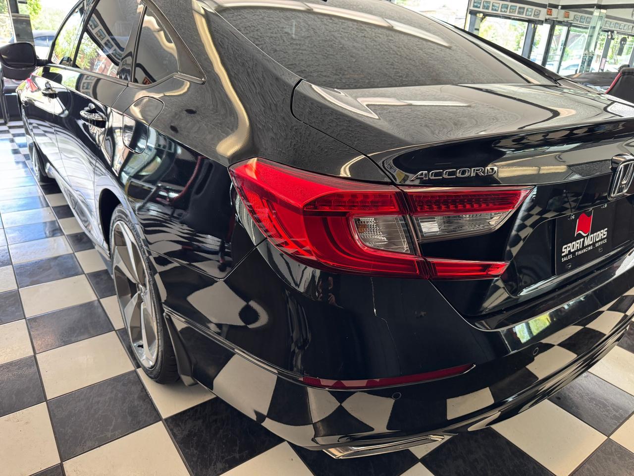 2018 Honda Accord Touring+HUD+New Tires+Adaptive Cruise+CLEAN CARFAX Photo