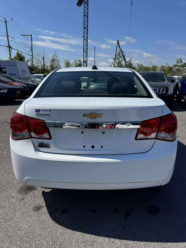 2016 Chevrolet Cruze LS - Photo #5