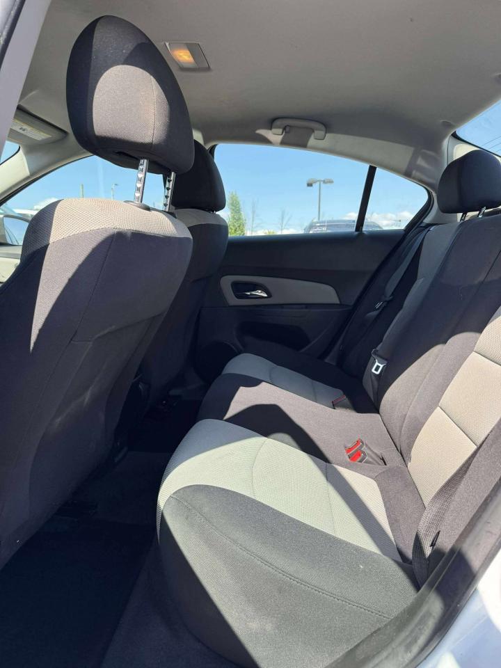 2016 Chevrolet Cruze LS - Photo #8