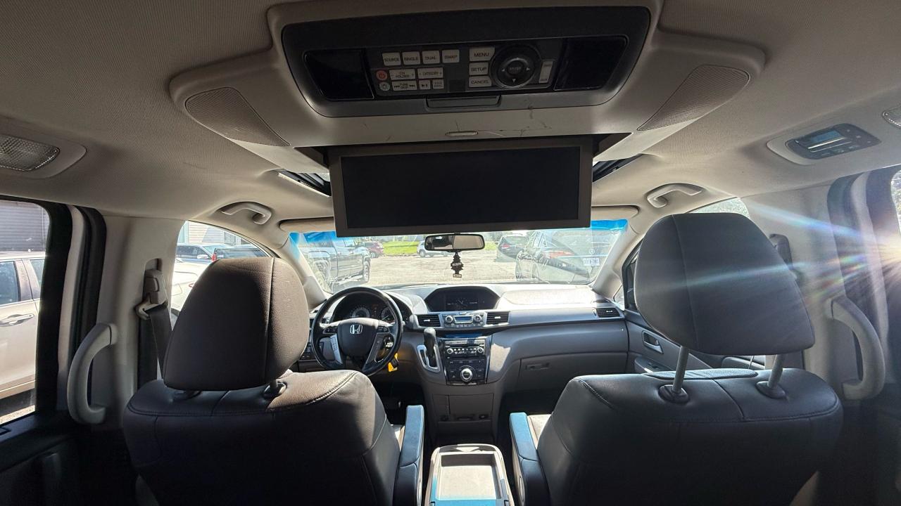 2011 Honda Odyssey Touring - Photo #11