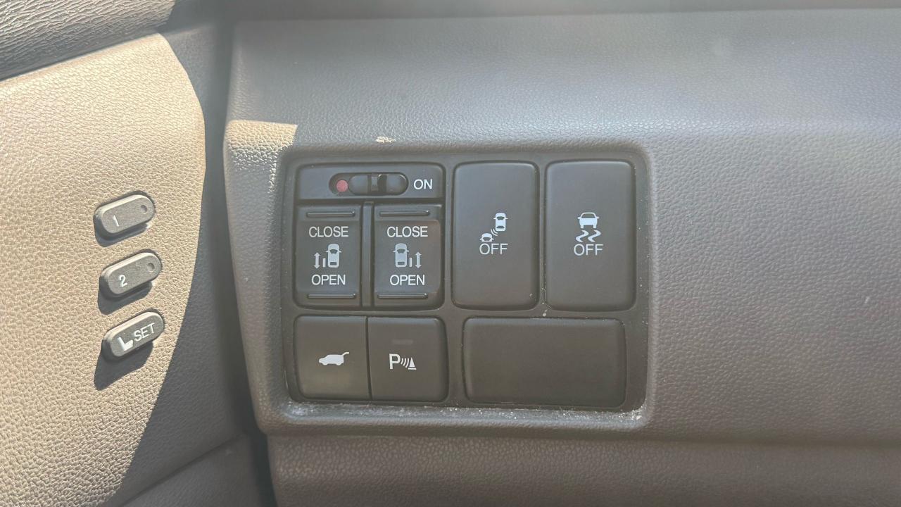 2011 Honda Odyssey Touring - Photo #21