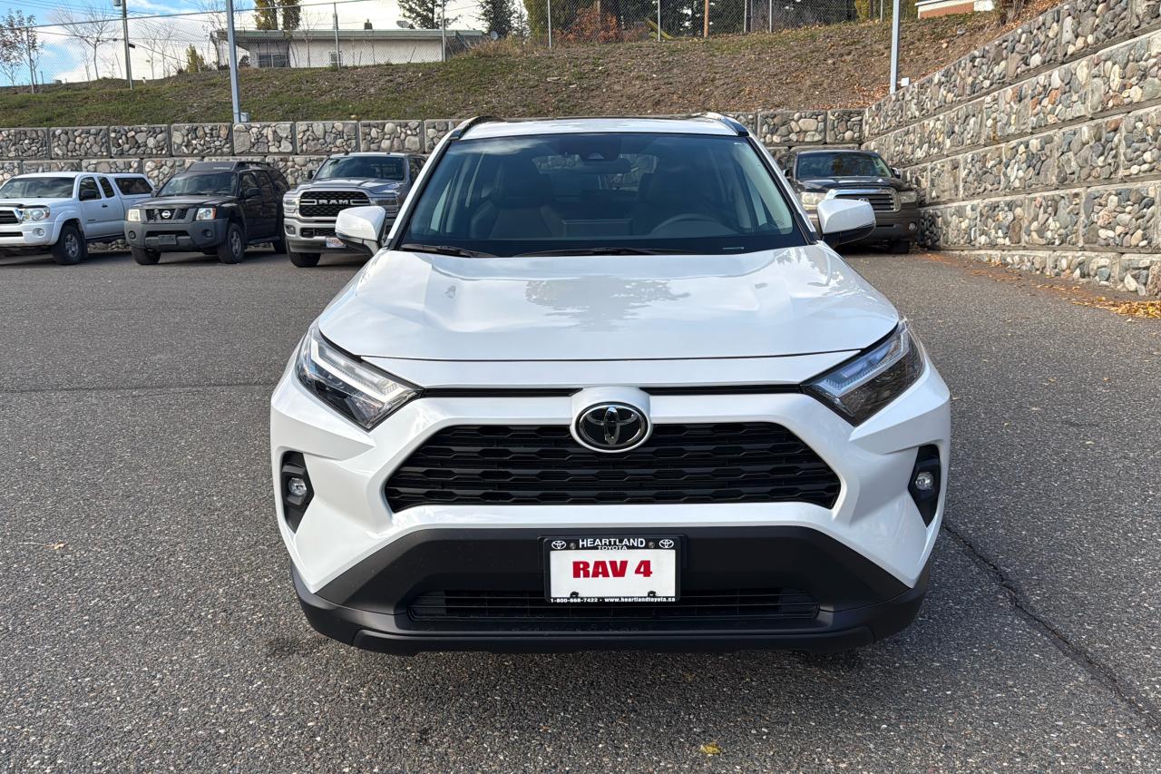 2025 Toyota RAV4 XLE HYBRID Photo