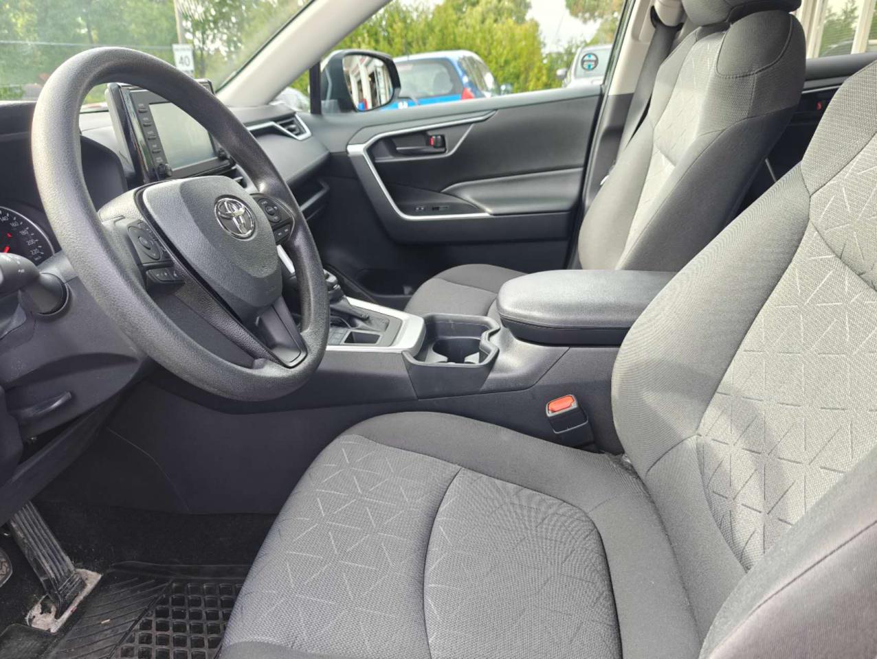 2021 Toyota RAV4 LE AWD - Photo #11