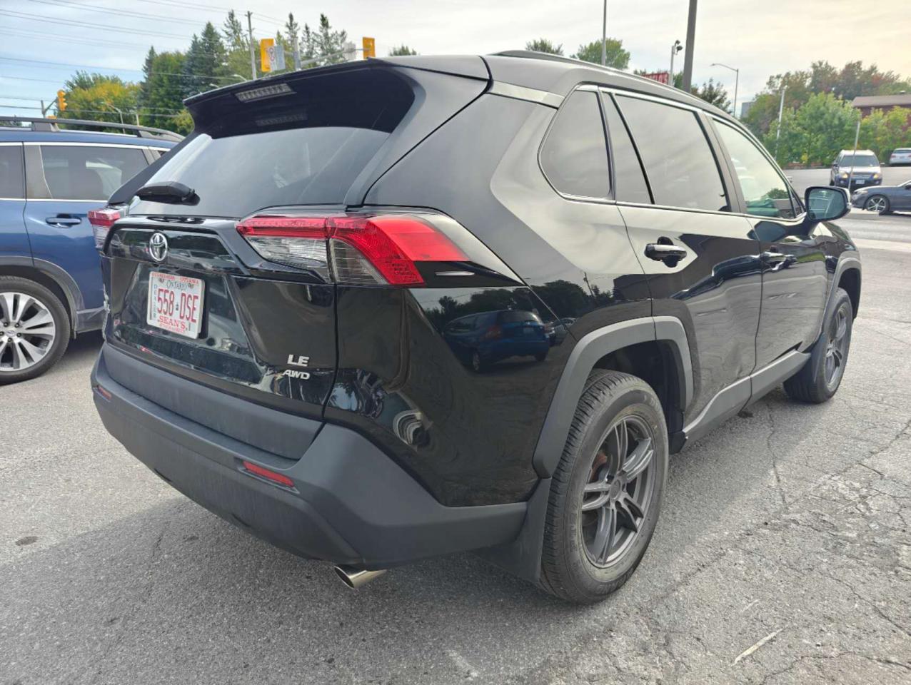 2021 Toyota RAV4 LE AWD - Photo #5