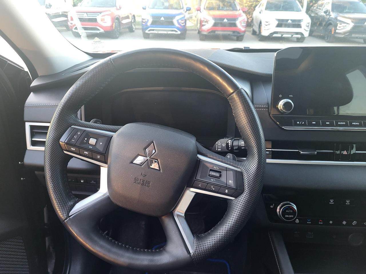 2024 Mitsubishi Outlander PHEV LE Photo