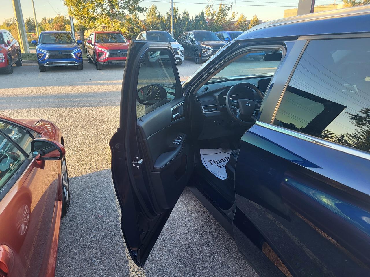 2024 Mitsubishi Outlander PHEV LE Photo