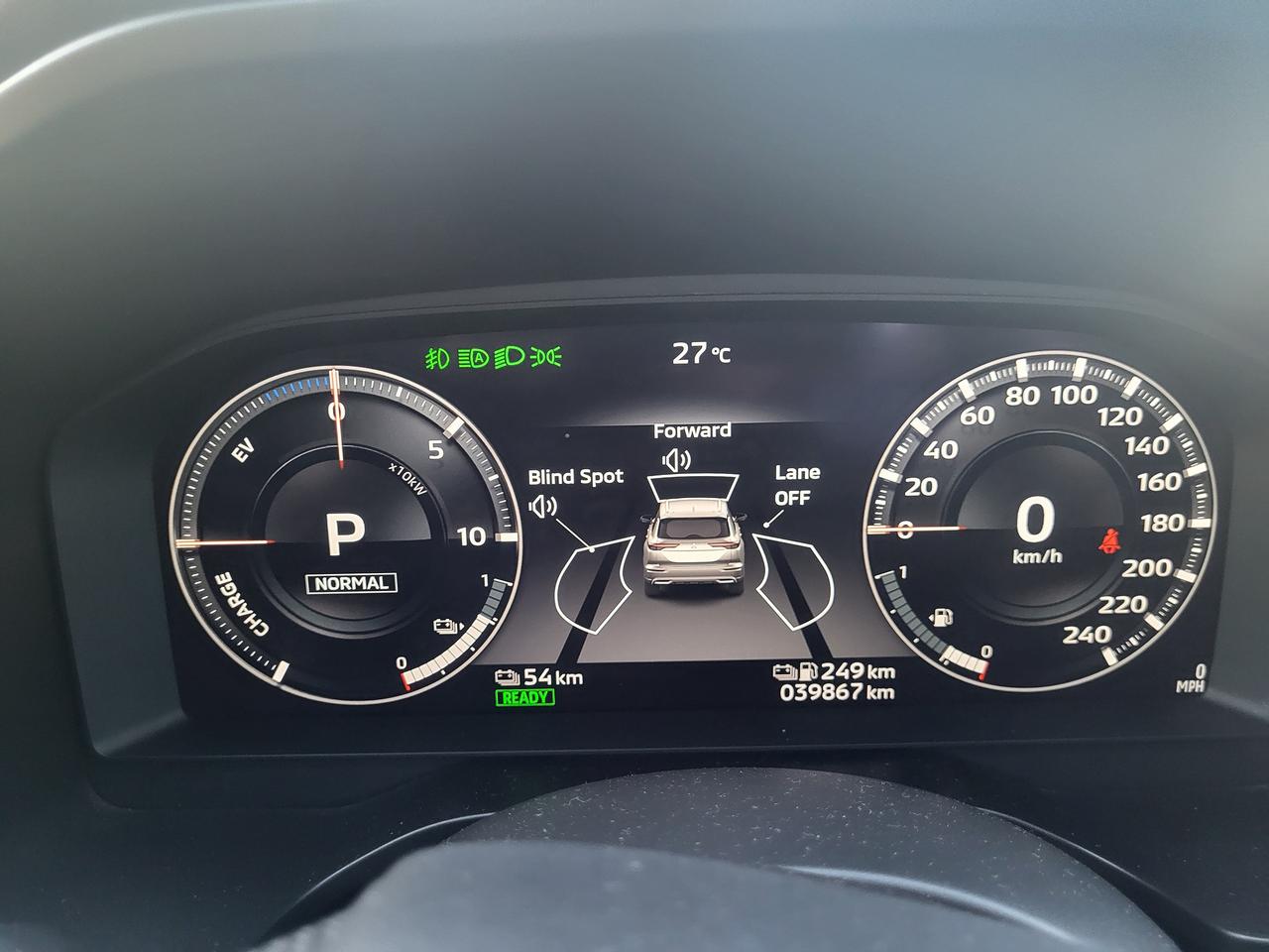 2024 Mitsubishi Outlander PHEV LE Photo