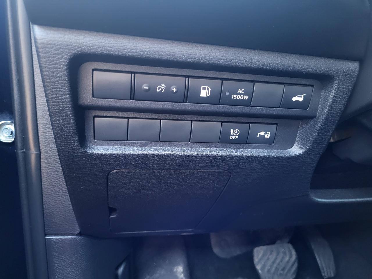 2024 Mitsubishi Outlander PHEV LE Photo