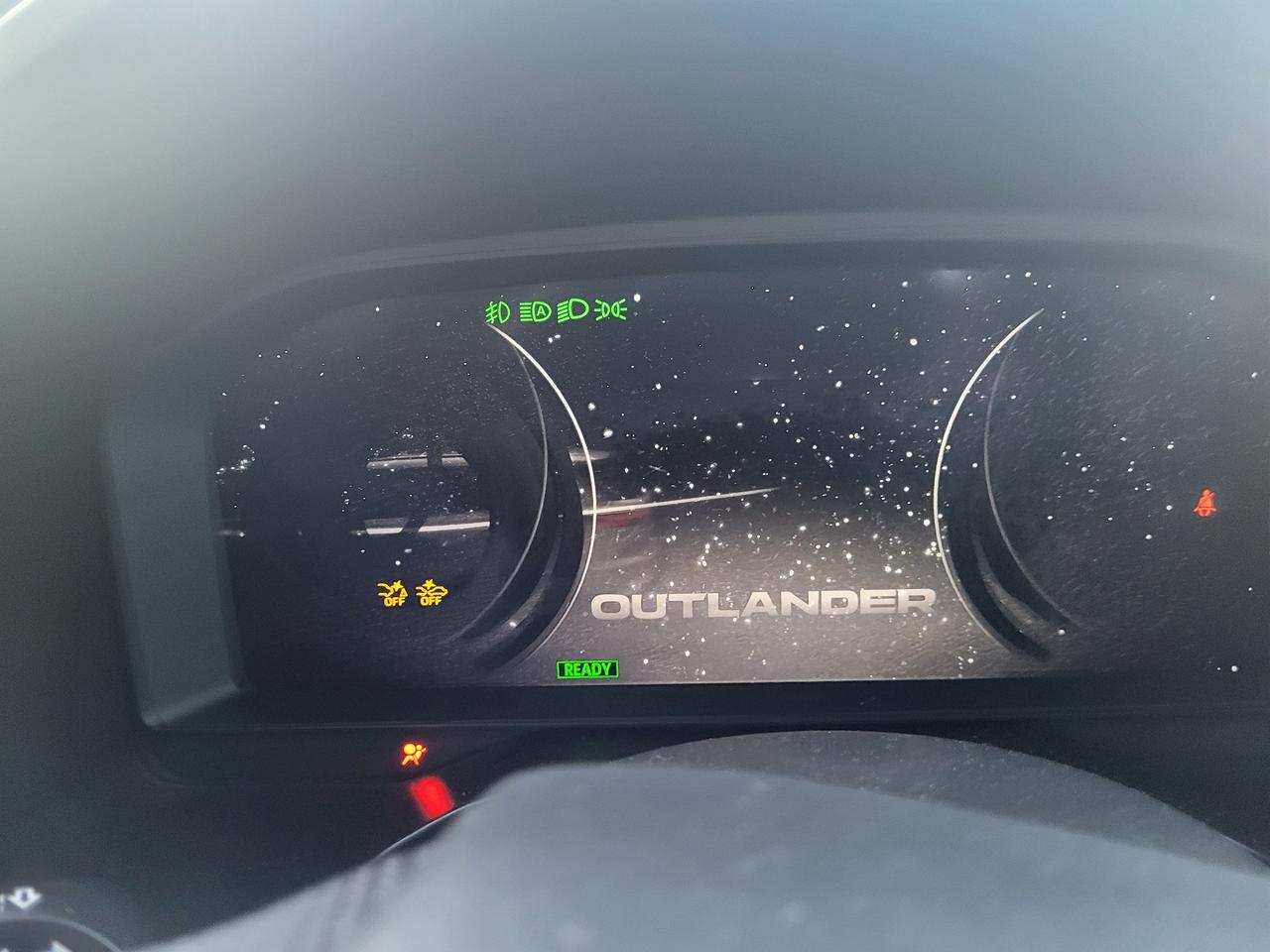 2024 Mitsubishi Outlander PHEV LE Photo