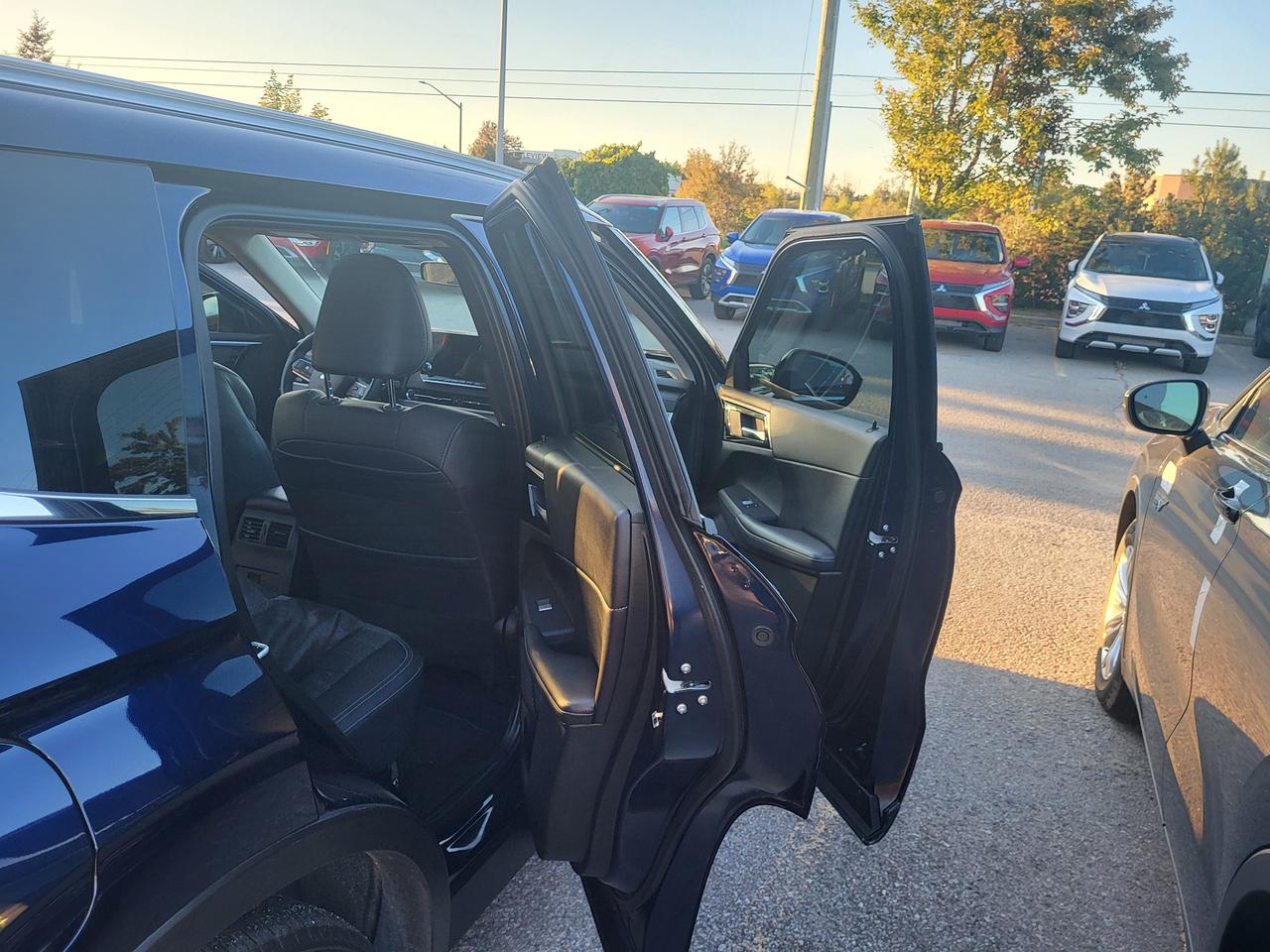 2024 Mitsubishi Outlander PHEV LE Photo