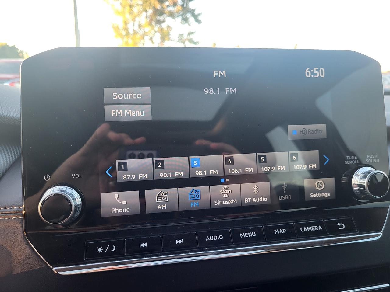 2024 Mitsubishi Outlander PHEV LE Photo