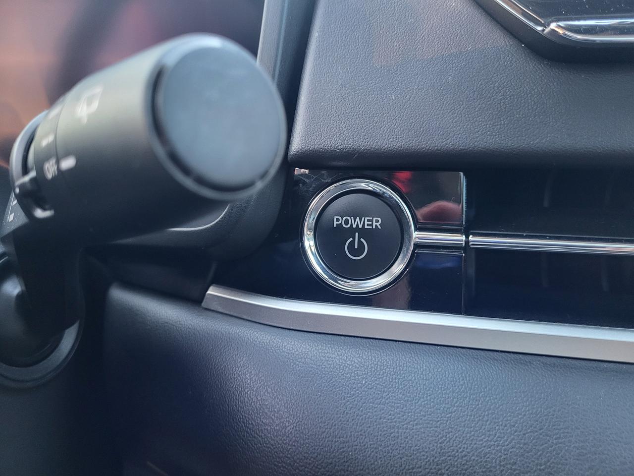 2024 Mitsubishi Outlander PHEV LE Photo