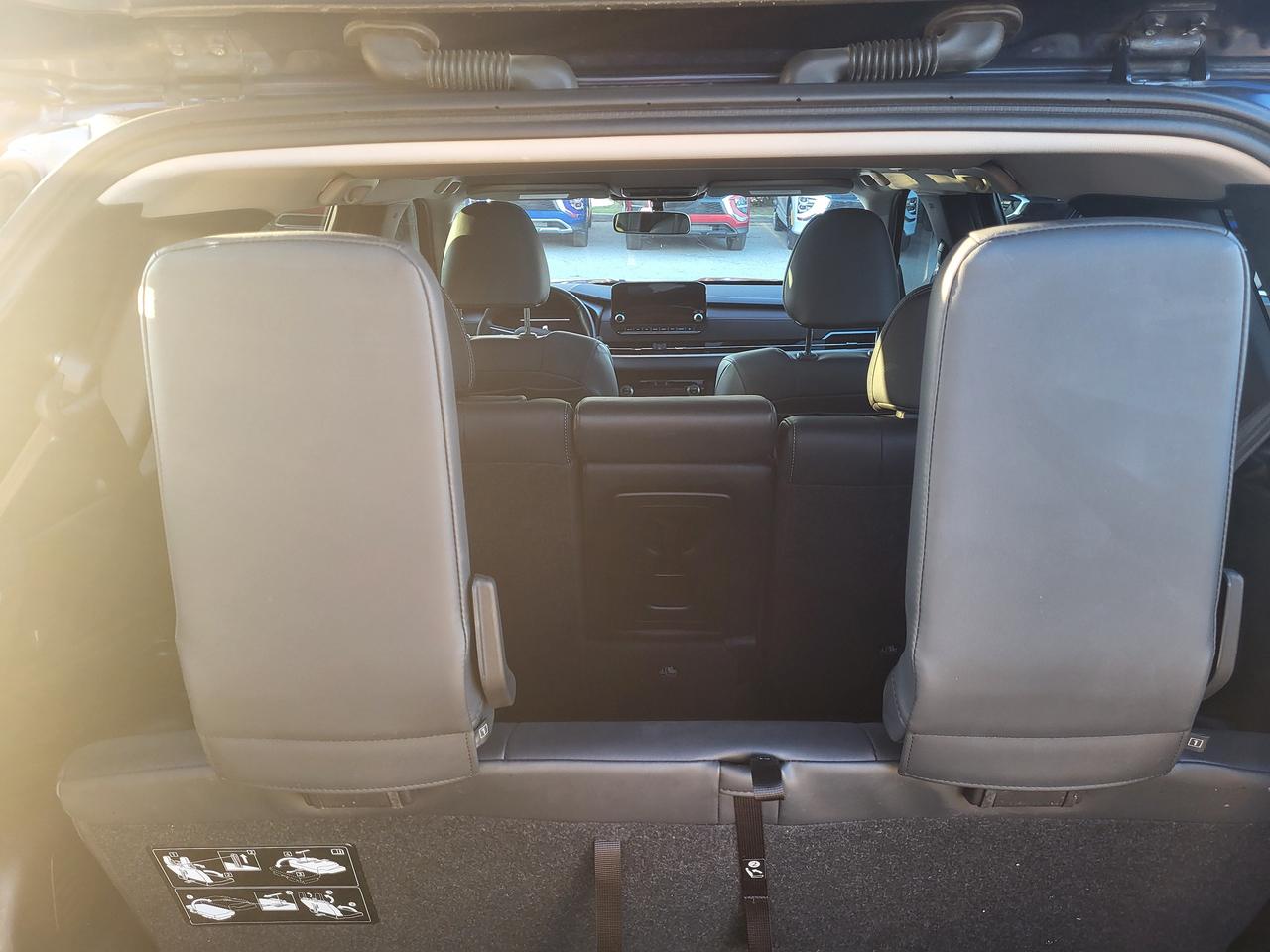 2024 Mitsubishi Outlander PHEV LE Photo