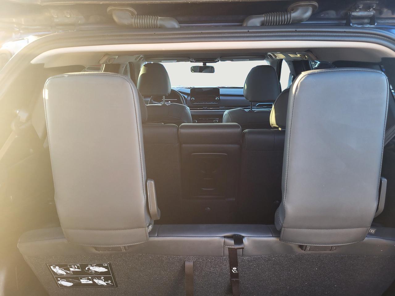 2024 Mitsubishi Outlander PHEV LE Photo