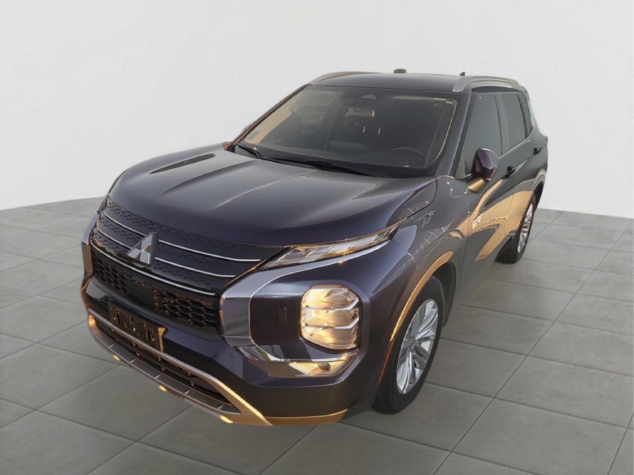2024 Mitsubishi Outlander PHEV LE Photo0