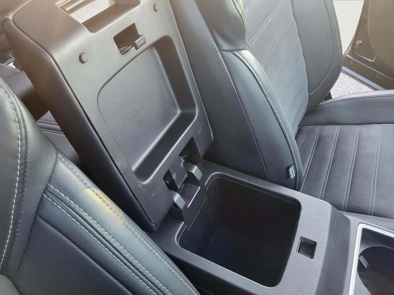 2024 Mitsubishi Outlander PHEV LE Photo