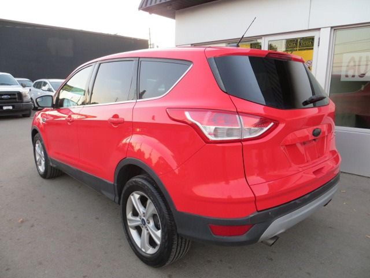 2016 Ford Escape CERTIFIED, 4X4, HEATED SEATS, REAR CAMERA,ONLY 83K - Photo #5