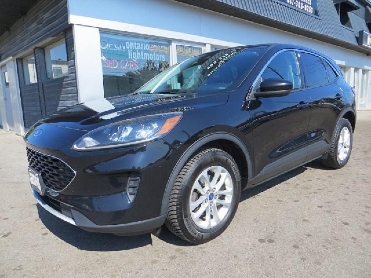 2020 Ford Escape CERTIFIED, 4X4, REAR CAMERA, HEATED SEATS, B-TOOTH - Photo #2