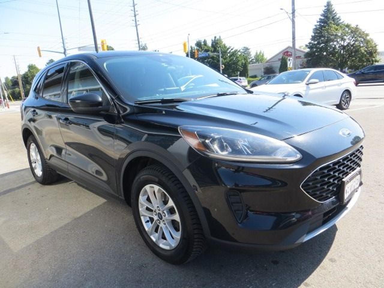 2020 Ford Escape CERTIFIED, 4X4, REAR CAMERA, HEATED SEATS, B-TOOTH - Photo #4