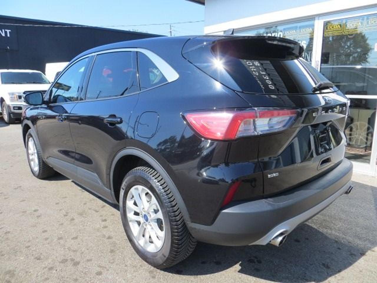 2020 Ford Escape CERTIFIED, 4X4, REAR CAMERA, HEATED SEATS, B-TOOTH Photo4