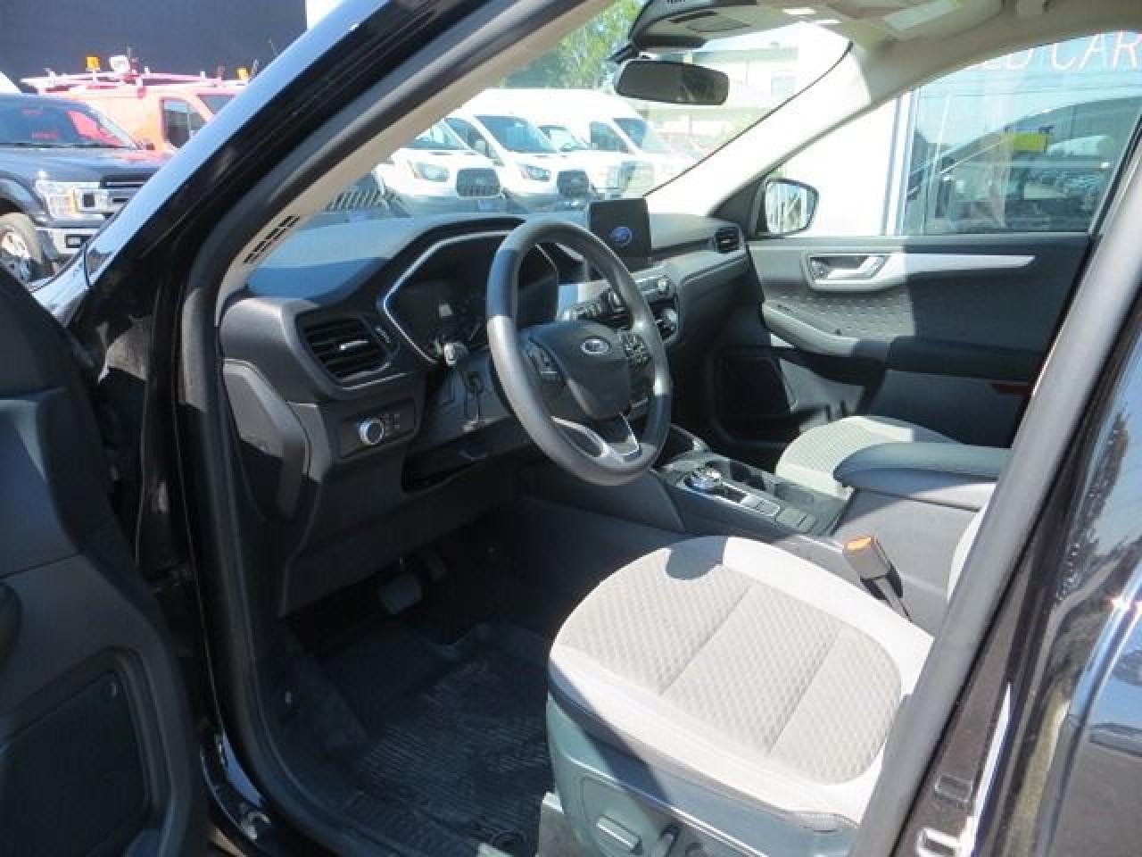 2020 Ford Escape CERTIFIED, 4X4, REAR CAMERA, HEATED SEATS, B-TOOTH - Photo #10