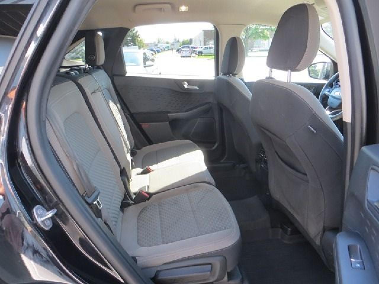 2020 Ford Escape CERTIFIED, 4X4, REAR CAMERA, HEATED SEATS, B-TOOTH - Photo #13