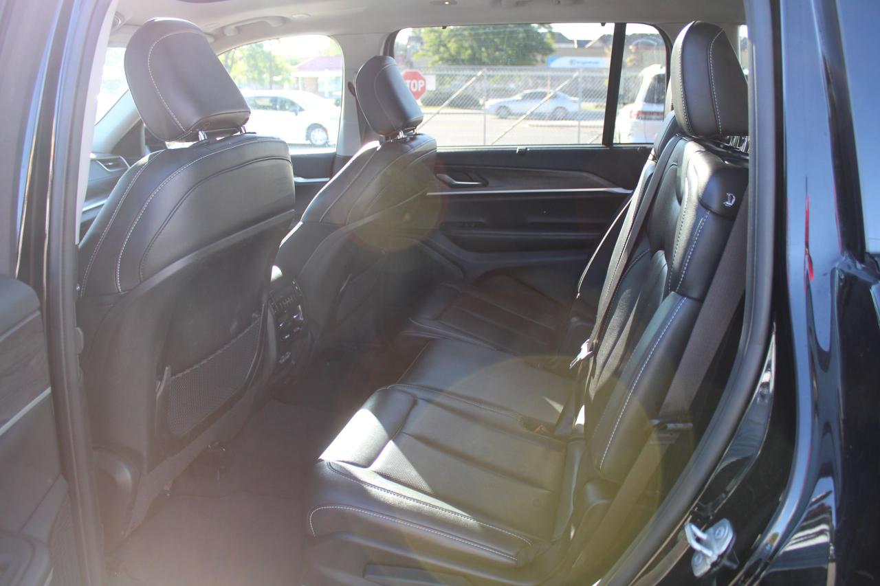 2023 Jeep Grand Cherokee L Limited 4x4 - Photo #16