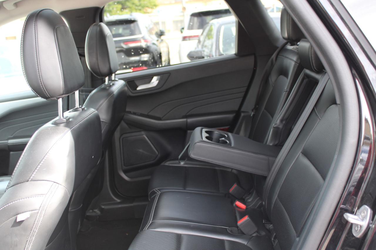2023 Ford Escape Platinum AWD - Photo #28