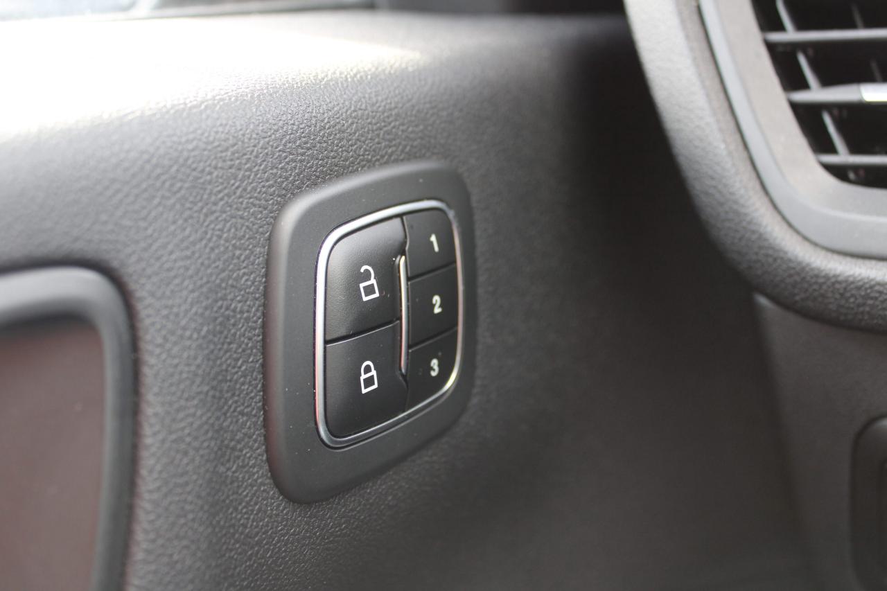 2023 Ford Escape Platinum AWD - Photo #15