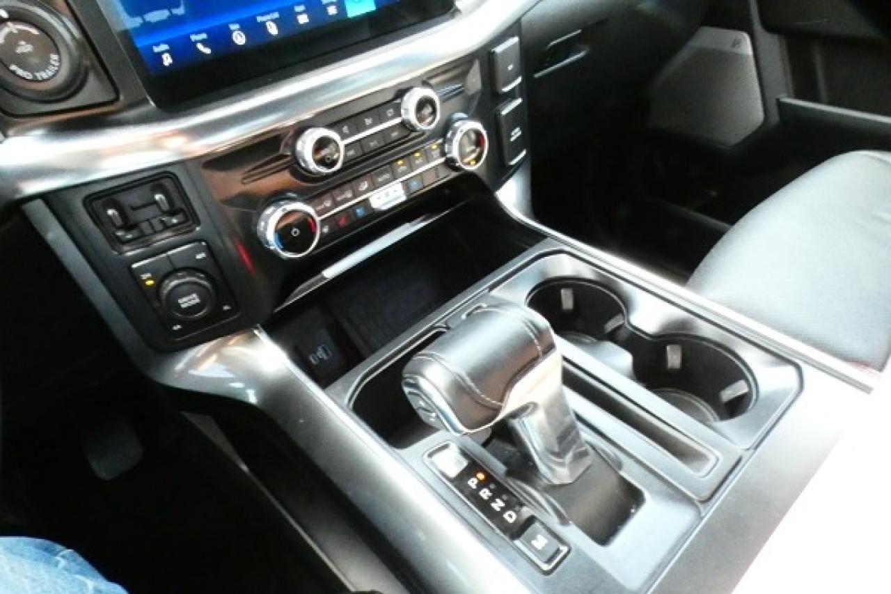 2022 Ford F-150 LARIAT ecoboost SupCrew 5.5' Box w/H&C L, NAV, BUC - Photo #16