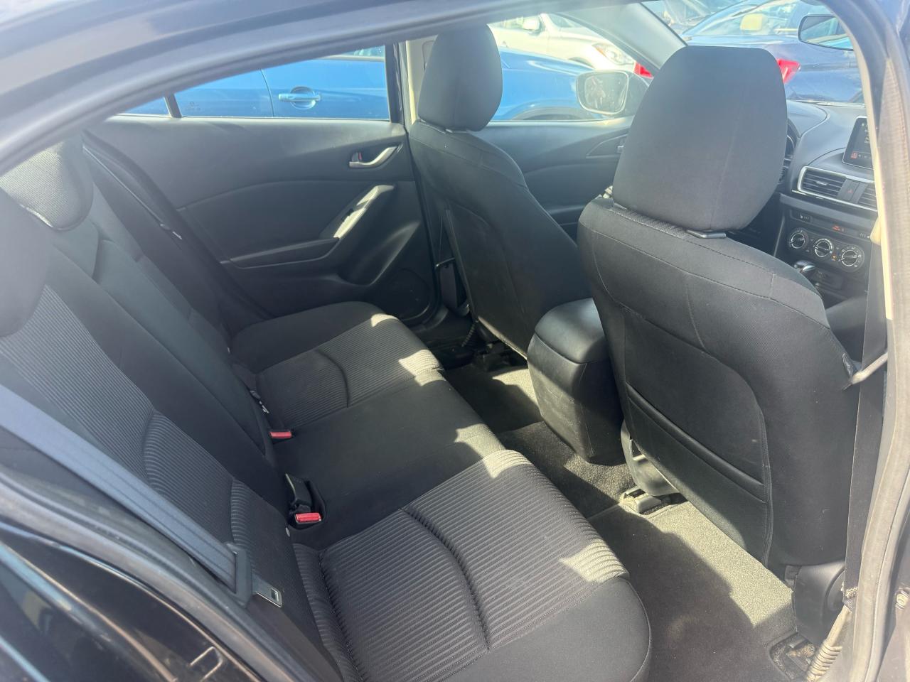 2016 Mazda MAZDA3 GS - Photo #11
