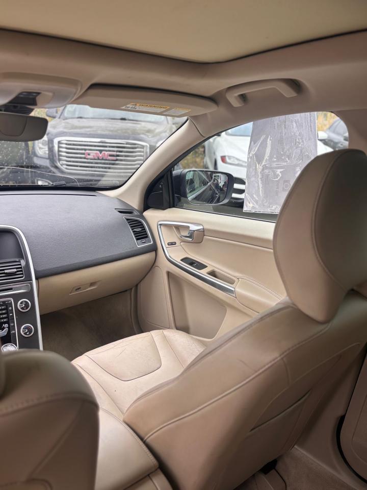 2015 Volvo XC60 T6 Premier Plus - Photo #7