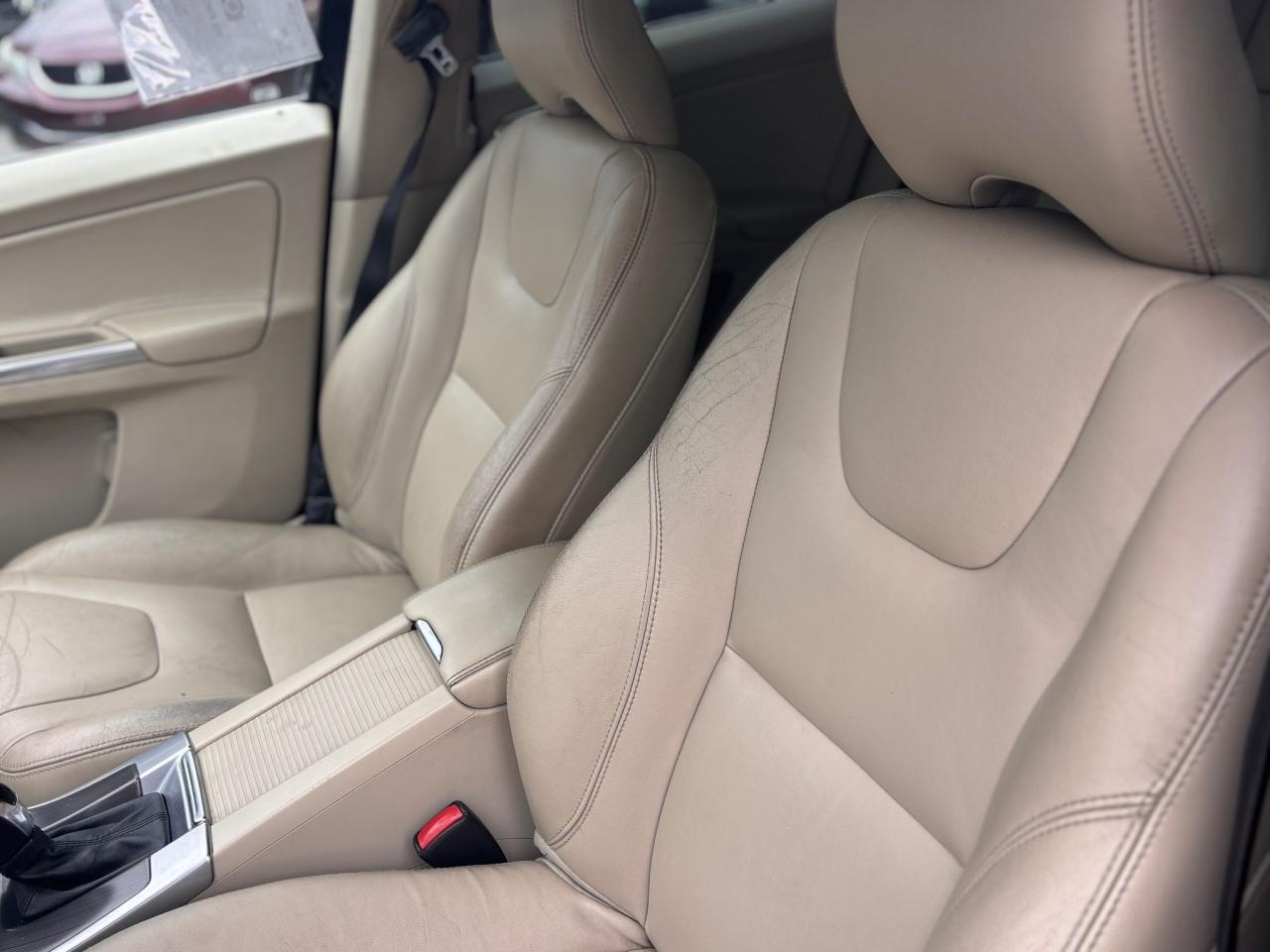 2015 Volvo XC60 T6 Premier Plus - Photo #5