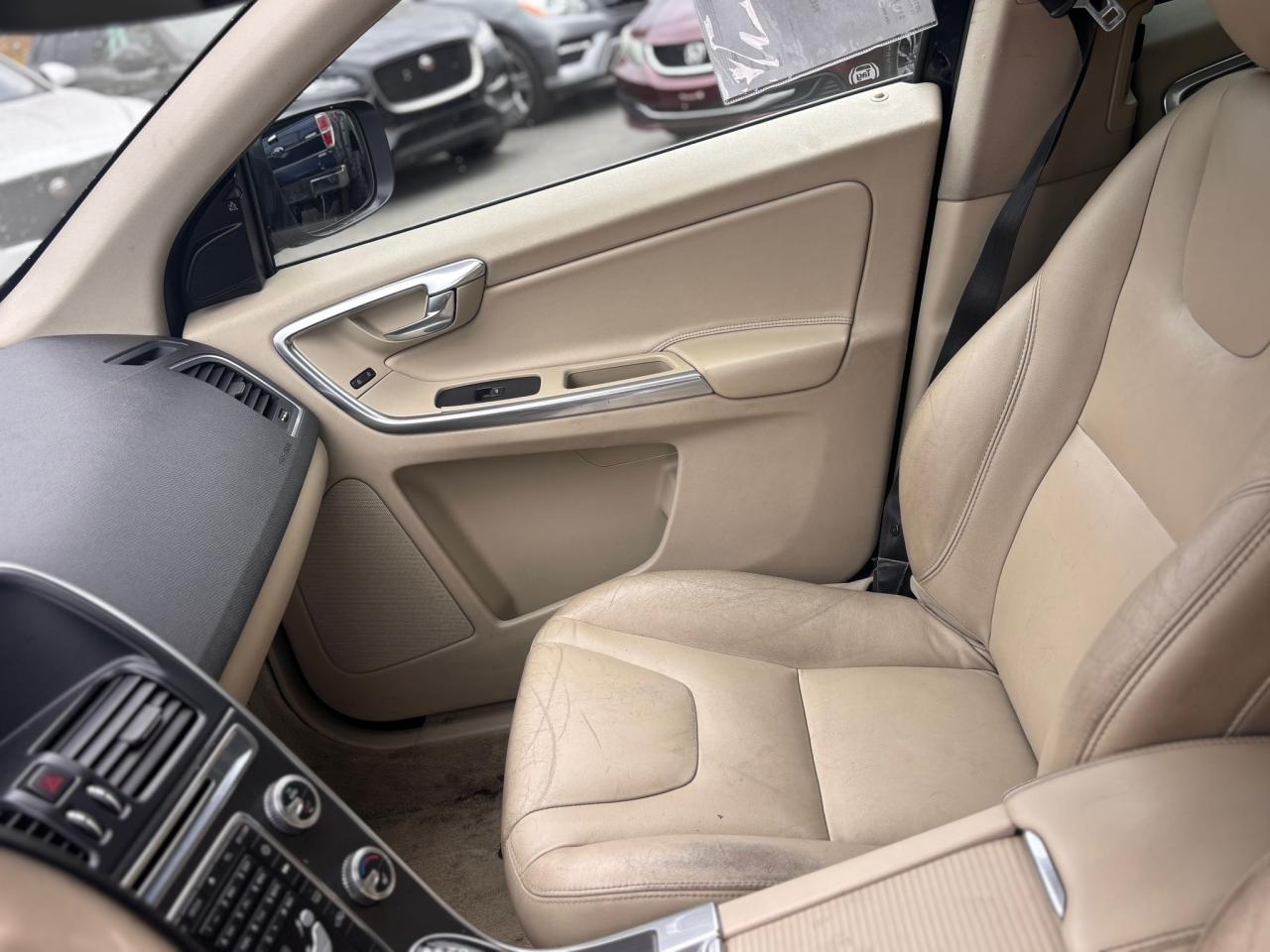 2015 Volvo XC60 T6 Premier Plus - Photo #13