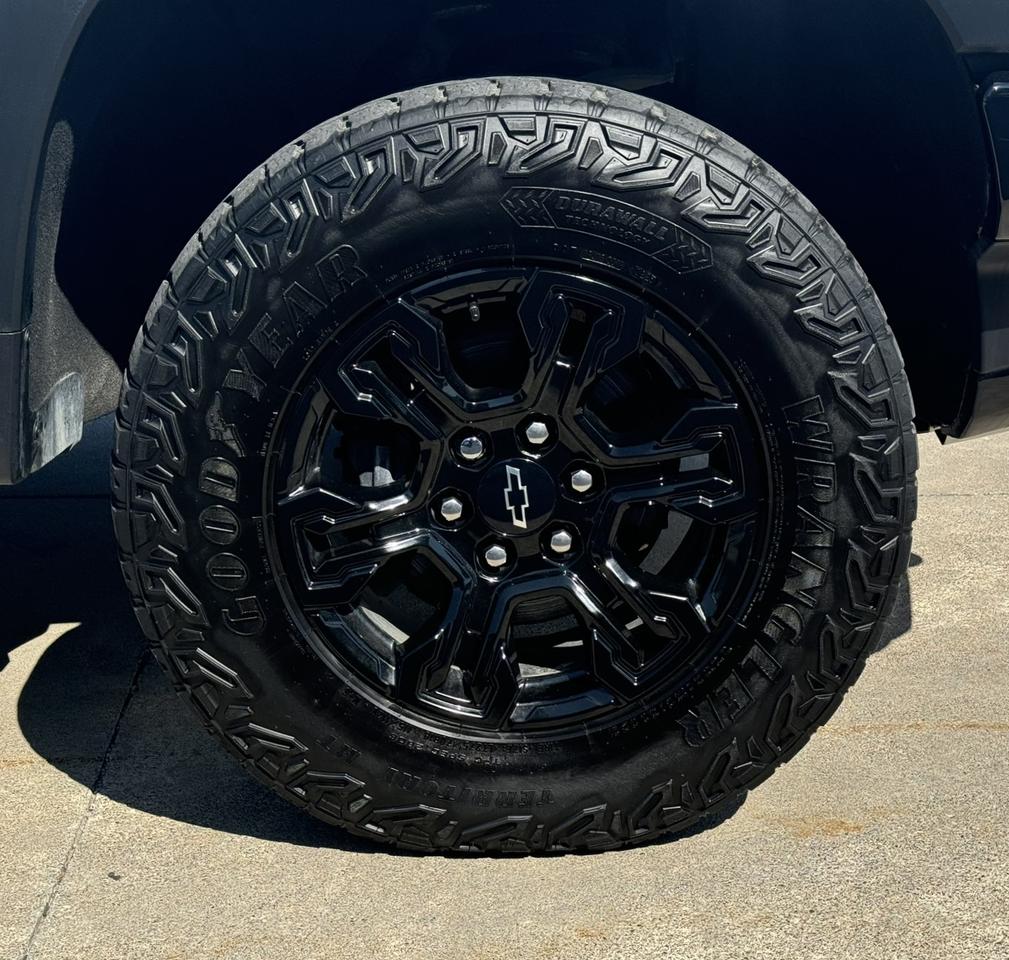 2023 Chevrolet Silverado 1500 4WD Crew Cab 147" ZR2 Photo