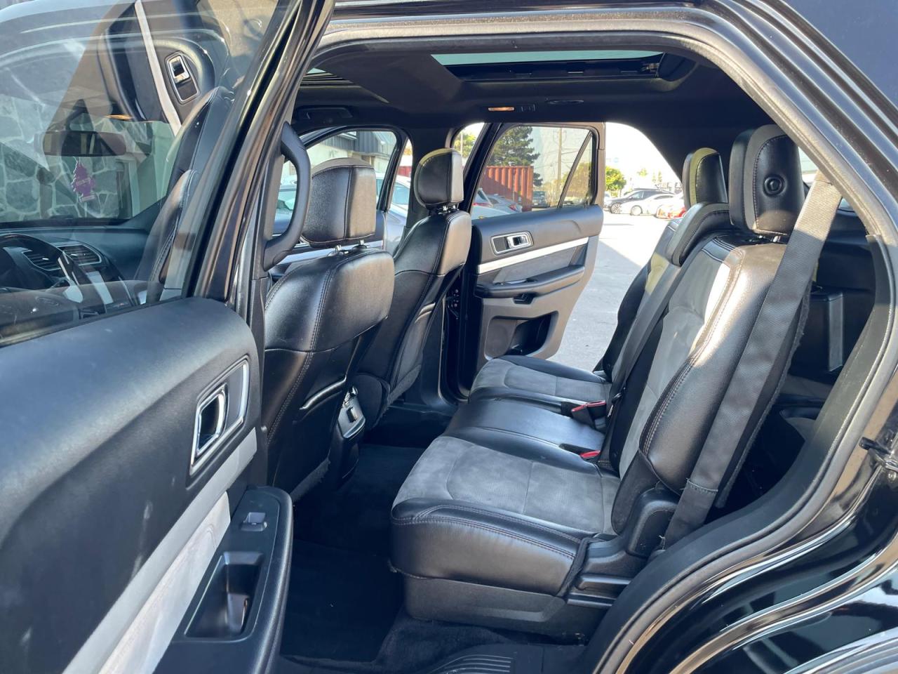 2017 Ford Explorer AWD 7PASS NAVI SUNROOF HEATED SEATS BACKUP CAM BT - Photo #12
