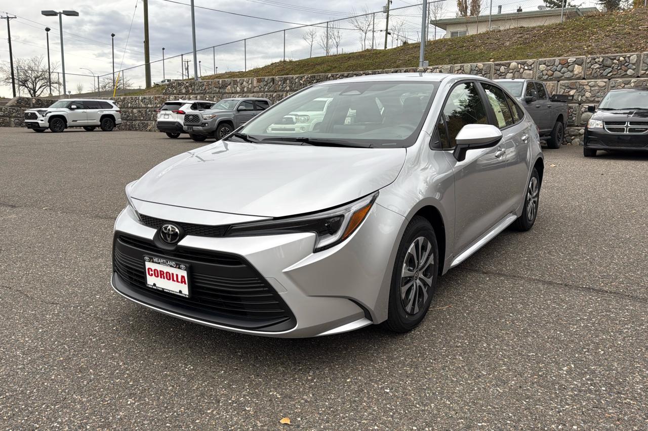 2026 Toyota Corolla LE Photo2