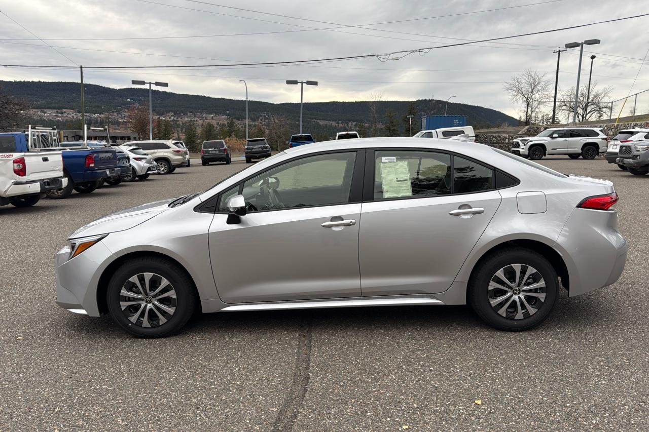 2026 Toyota Corolla LE Photo3