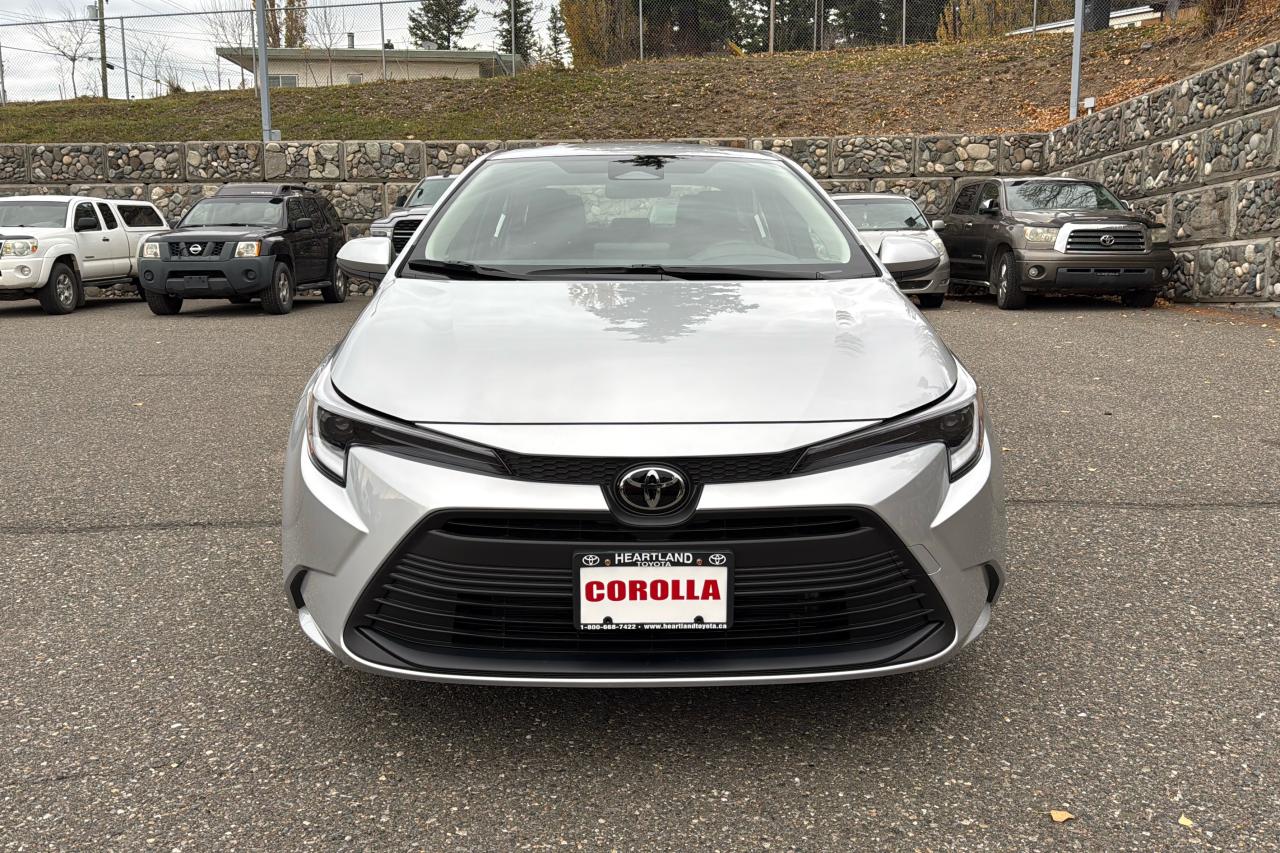 2026 Toyota Corolla LE Photo1